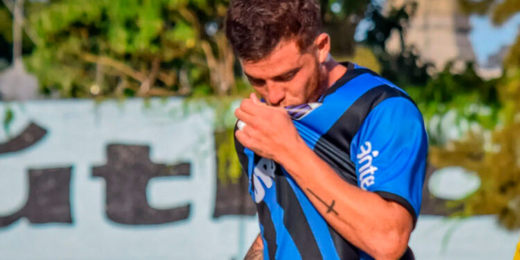 Quién es Juan Ignacio Ramírez, el 9 que quiere Larriera