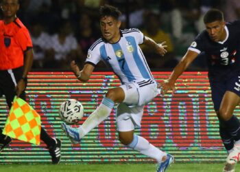 Argentina rescató un empate sobre la hora ante Paraguay en su debut preolímpico