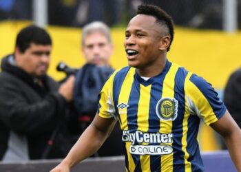 Final feliz: el colombiano Campaz seguirá en Central y se suma a los entrenamientos