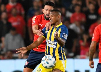 En un final polémico, Central perdió ante Independiente