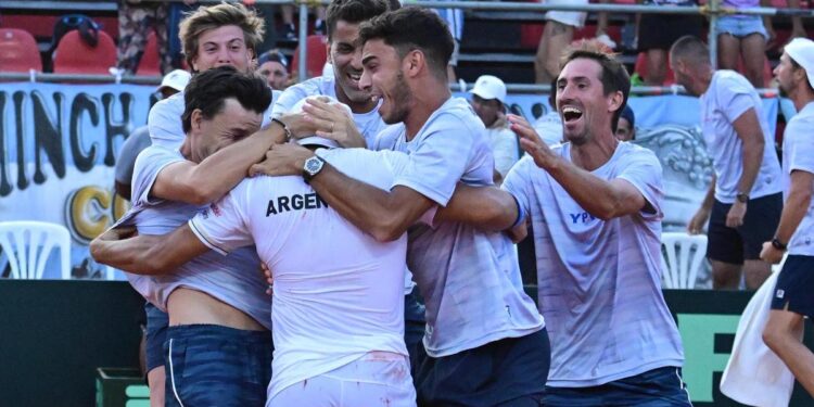 Báez ganó una batalla en Rosario y Argentina volverá a jugar las finales de la Copa Davis