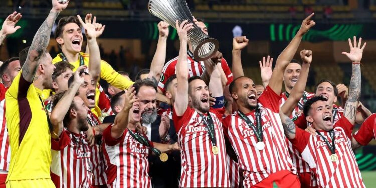 Olympiacos de Grecia le ganó a Fiorentina y se consagró campeón de la UEFA Conference League