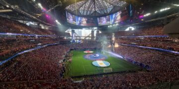 Lionel Scaloni picante sobre el campo de juego en la conferencia de prensa