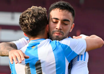 En una inspirada tarde de Giuliano Simeone, la Selección argentina Sub-23 le ganó a Paraguay