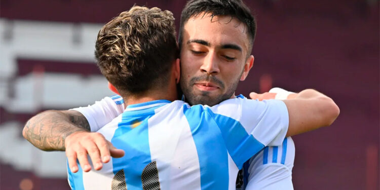 En una inspirada tarde de Giuliano Simeone, la Selección argentina Sub-23 le ganó a Paraguay