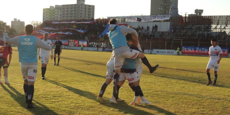Central Córdoba debutó con victoria en el Gabino por el Clausura