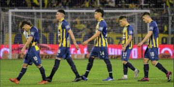 Con un equipo alternativo, Central cayó ante Huracán en el Gigante