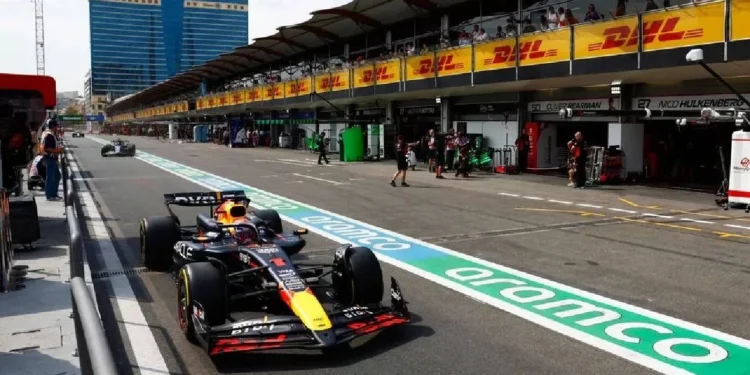 Verstappen lideró la primera prueba libre en el GP de Azerbaiyán en la que chocó Colapinto