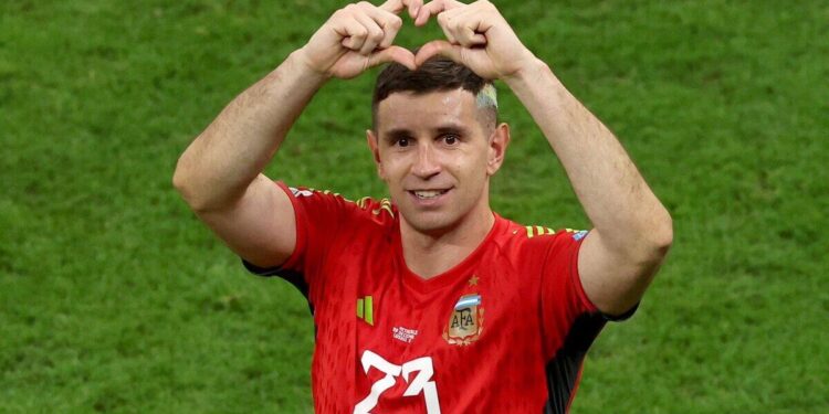 El Dibu Martínez emitió un comunicado tras la decisión de la Conmebol