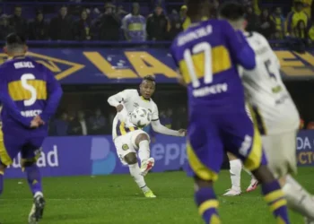 Central lo intentó de todas formas pero pagó el mal inicio y perdió con Boca: Ahora también se lesionó Coronel