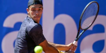 Francisco Cerúndolo avanza a cuartos de final en el ATP 250 de Almaty