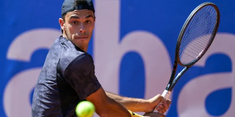 Francisco Cerúndolo avanza a cuartos de final en el ATP 250 de Almaty