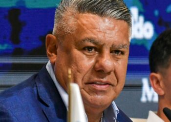 Tapia renueva su mandato en la AFA y se suspenden los descensos en Primera