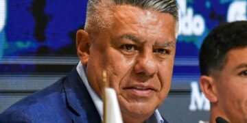 Tapia renueva su mandato en la AFA y se suspenden los descensos en Primera