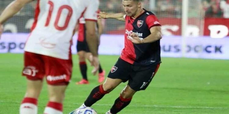 Siempre se puede estar peor: Huracán goleó a Newells y expuso todas las miserias de un equipo que hace rato dejo de ser tal