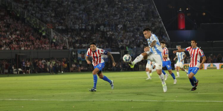 Argentina se quedó sin piernas y Paraguay se lo dio vuelta