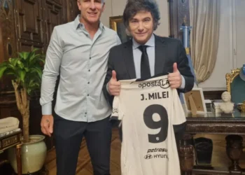 Palermo y Milei: fútbol y admiración en un encuentro único en la Casa Rosada