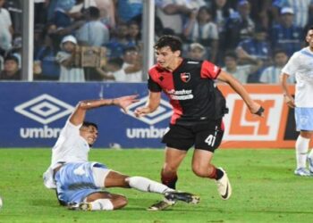 Un Newells gasolero rescató un punto en Tucumán: La era Soso arrancó con un equipo que dejó en la cancha más sombras que luces
