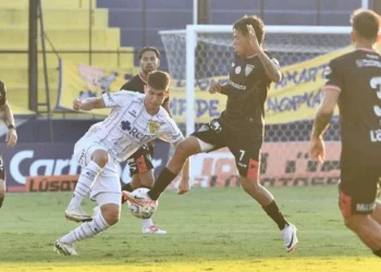 Terminó la fecha 6 de la Primera Nacional con dos punteros en cada zona