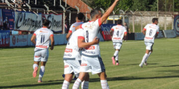 Los Charrúas en vilo por el sueño copero