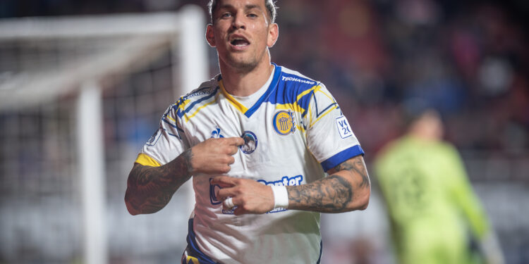 Con gol agónico de Copetti, Central derrotó a San Lorenzo y sigue líder en su zona