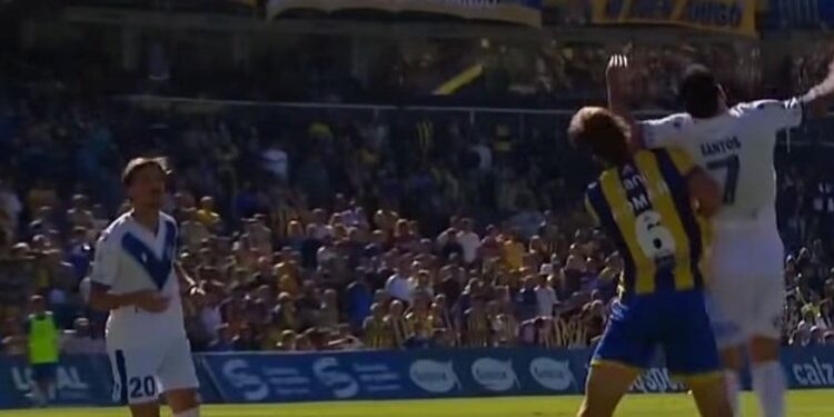 La enfermería de Central a tope: dos costillas fracturadas para Komar post Vélez