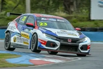 Un arranque vibrante para el TCR South America: Pernía y Pezzini brillaron en Rosario