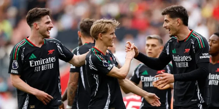 Arsenal terminó segundo en la Premier League y el United se quedó sin Champions