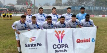 Aguirre lo dio vuelta y eliminó al Sala