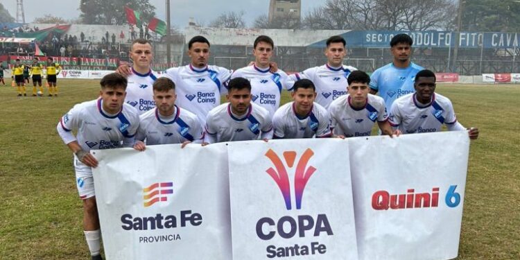 Aguirre lo dio vuelta y eliminó al Sala