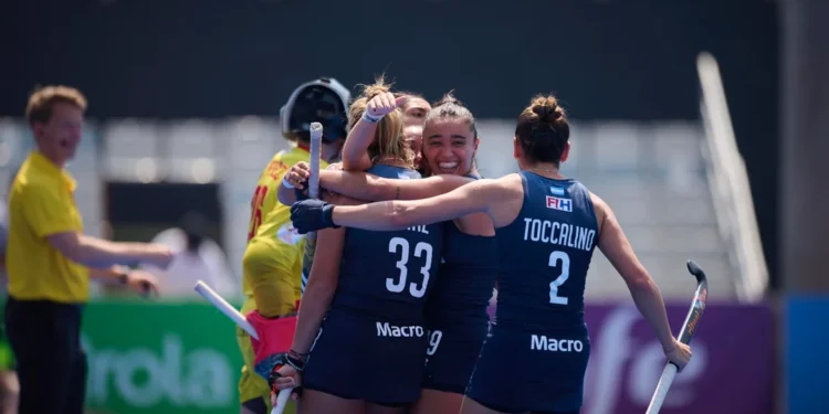 Las Leonas superaron a India, con Cosentino como figura en los penales australianos