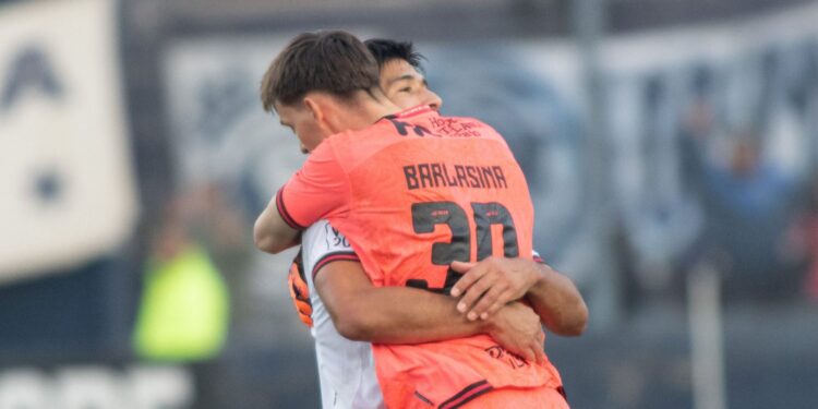 Un heroico Newell’s lo dio vuelta en Mendoza