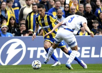 La fiesta Canalla no fue completa: Di María debutó con gol y lesión en el empate ante Godoy Cruz