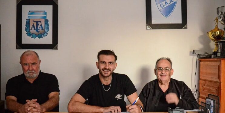 Otra bomba de Argentino de Rosario: Un ex Charrúa se suma al mediocampo