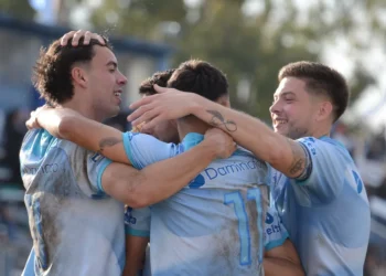 Derrumbó al puntero del campeonato