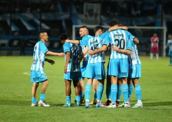 Gimnasia de Jujuy goleó a Colón y volvió a liderar la zona B de la Primera Nacional