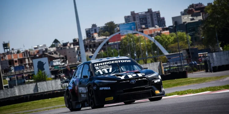 TC2000: la dupla de Rossi y Urrutia se quedó con los 200 kilómetros de Buenos Aires
