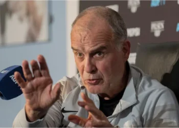 Marcelo Bielsa afirmó que no renunciará al cargo de DT de la Selección uruguaya