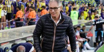 Holan aseguró que “le bajan el precio” a Rosario Central porque “es del interior”