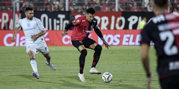 Newell’s cayó en el final ante Racing y cerró un Clausura para el olvido