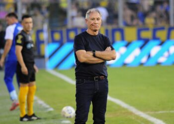 Sorpresa en Arroyito: Ariel Holan dejó de ser el técnico de Rosario Central