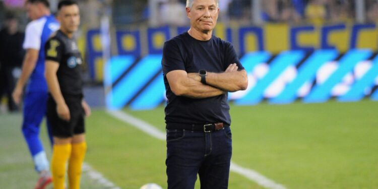 Sorpresa en Arroyito: Ariel Holan dejó de ser el técnico de Rosario Central