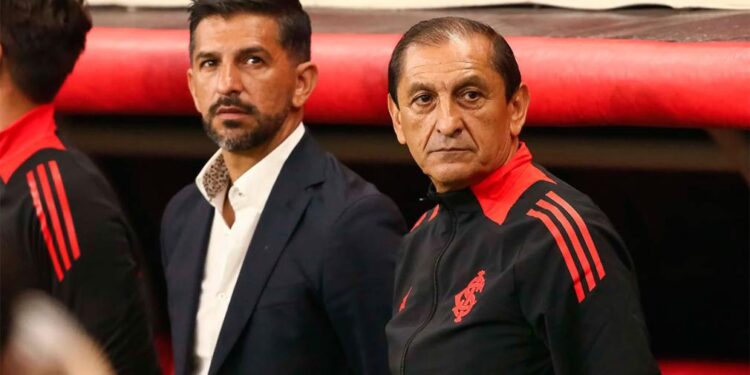 Inter de Porto Alegre oficializó la salida de Ramón Díaz tras un breve ciclo en el club