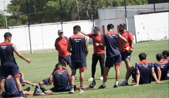 Central Córdoba pone primera con la mira en el ascenso