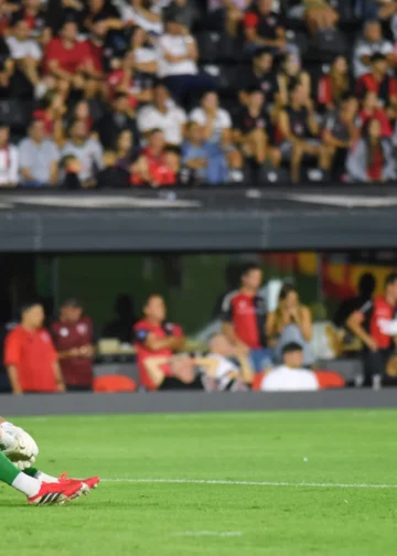 Golpe para Newell’s: Gabriel Arias, arquero y capitán, varios meses afuera tras una lesión