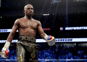 Mayweather aseguró que volverá al boxeo profesional luego de pelear con Mike Tyson