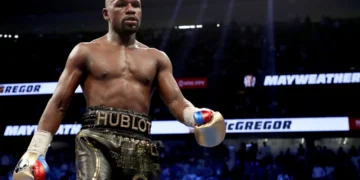 Mayweather aseguró que volverá al boxeo profesional luego de pelear con Mike Tyson