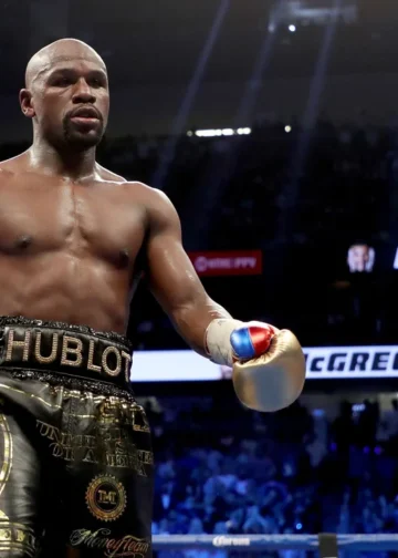 Mayweather aseguró que volverá al boxeo profesional luego de pelear con Mike Tyson
