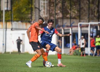 Sobre la hora, Central Córdoba salvó el invicto en el Gabino Sosa