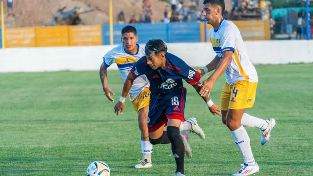 Leones de Rosario debutó en la C con un empate sin goles ante Central Ballester y Messi siguiéndolo en vivo